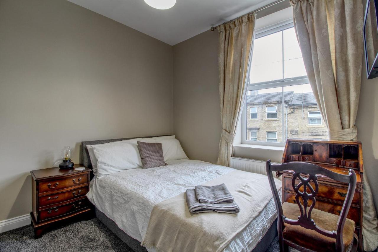 6 Dbl Bed, Central Huddersfield House Inc Parking Dış mekan fotoğraf