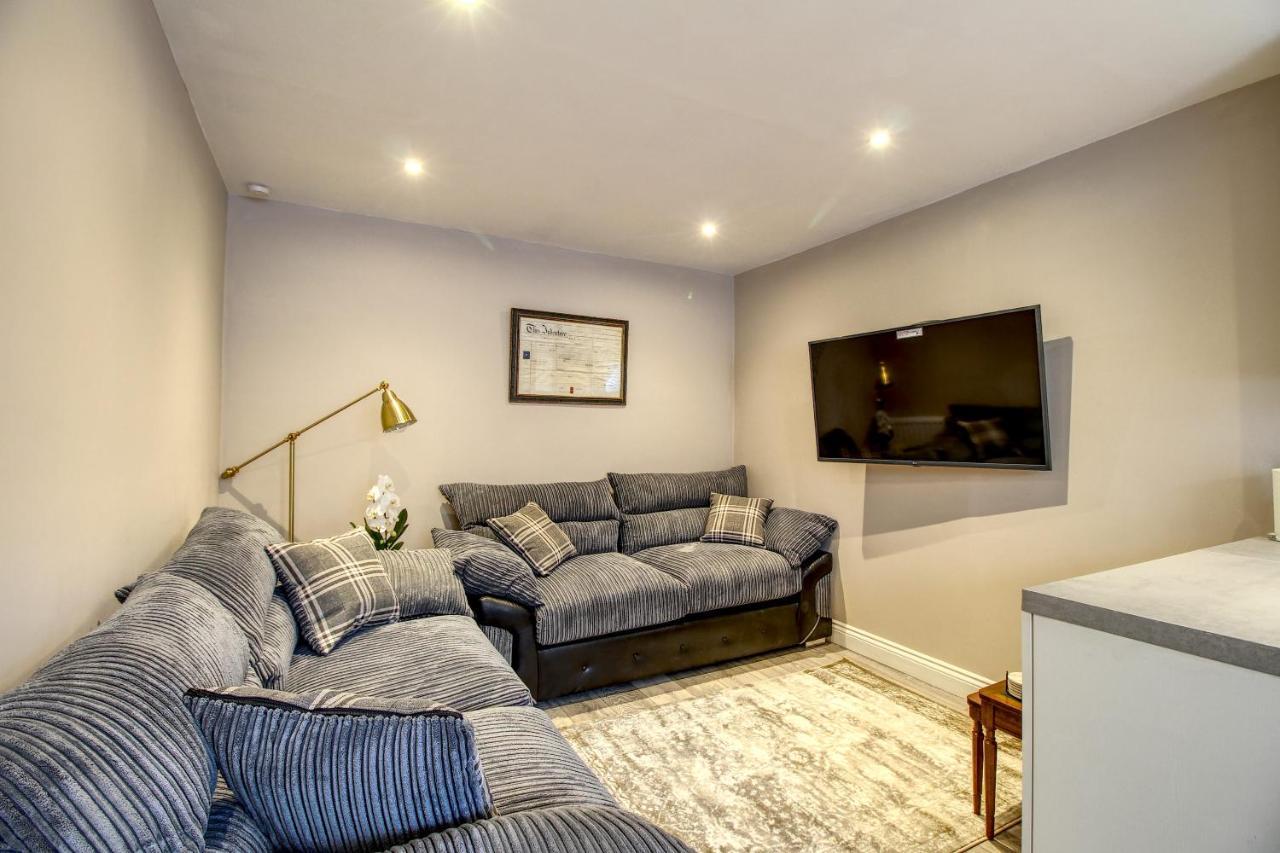 6 Dbl Bed, Central Huddersfield House Inc Parking Dış mekan fotoğraf