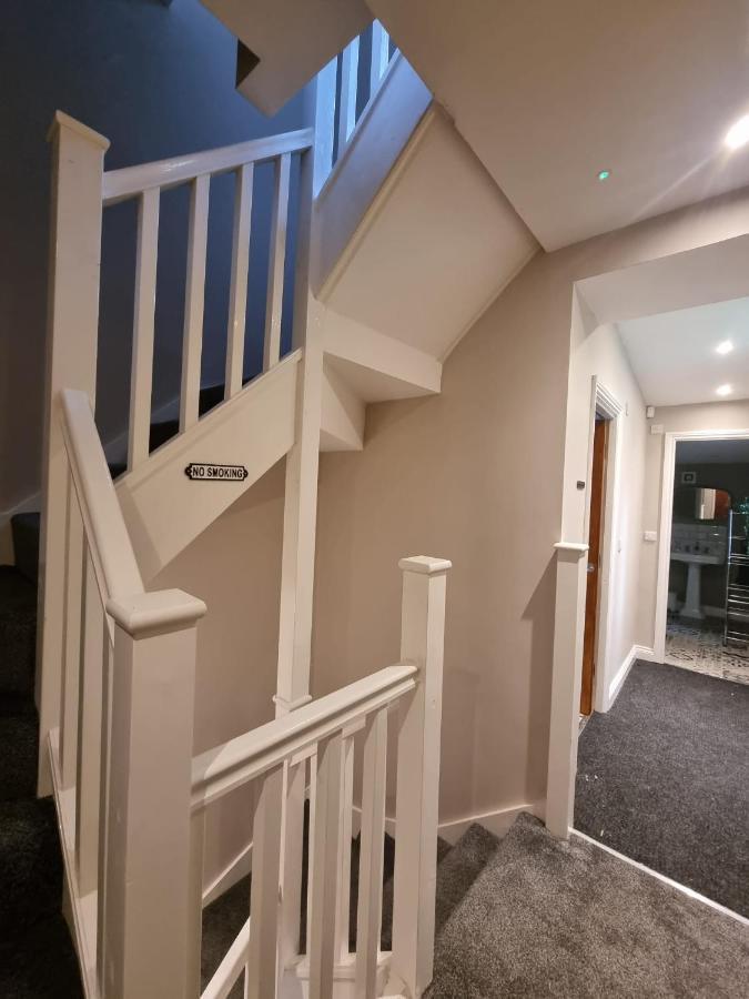 6 Dbl Bed, Central Huddersfield House Inc Parking Dış mekan fotoğraf