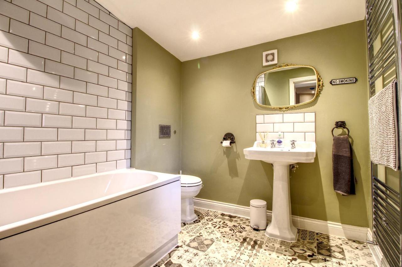 6 Dbl Bed, Central Huddersfield House Inc Parking Dış mekan fotoğraf